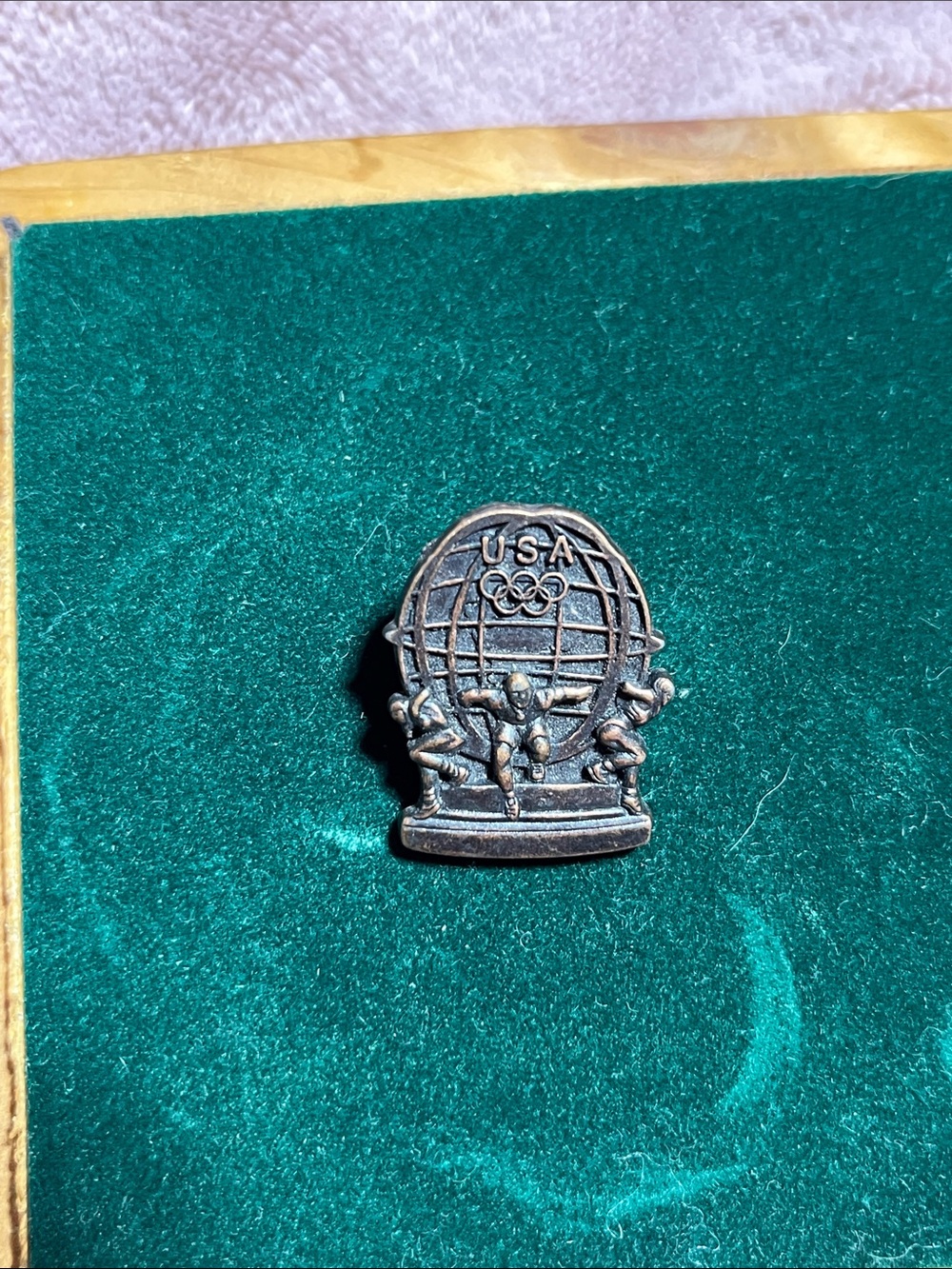 Aminco Bronze-Tone Enamel Backing Pin with Gold Clutch